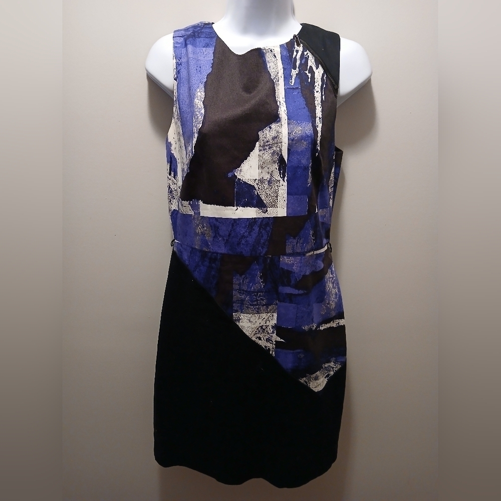 Calvin Klein Wome's Dress, Size 6. Sleeveless,  Back Zip, Lined.